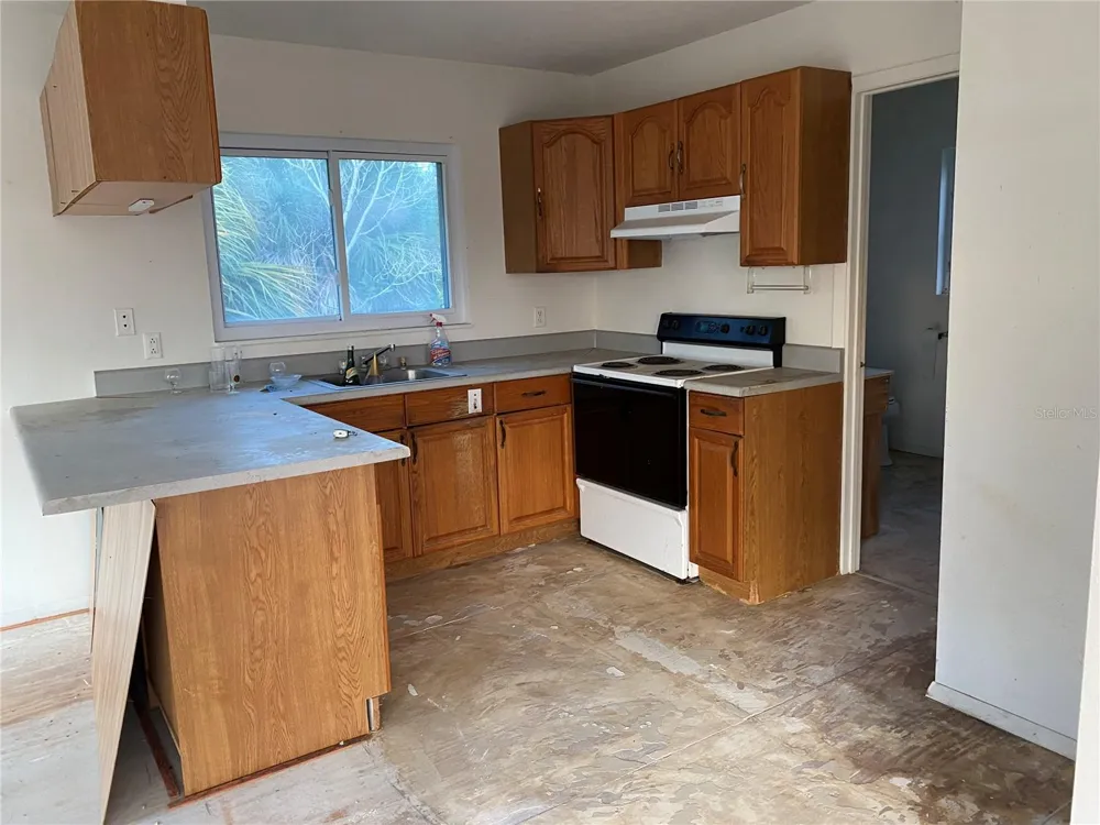 7820 MIDNIGHT PASS Sarasota, FL 34242