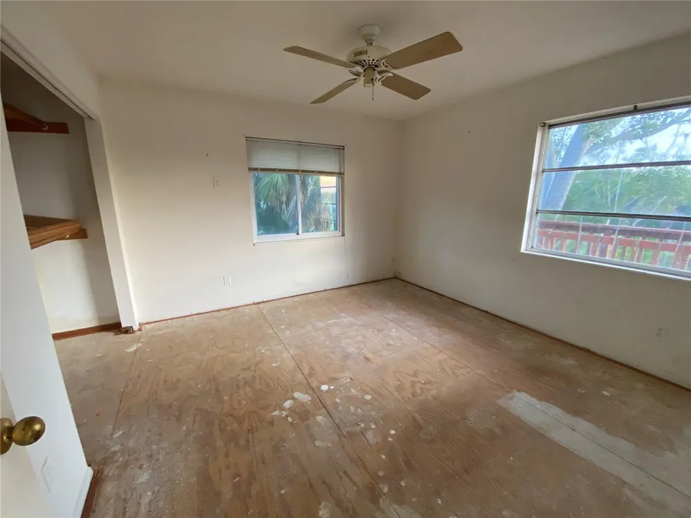 7820 MIDNIGHT PASS Sarasota, FL 34242