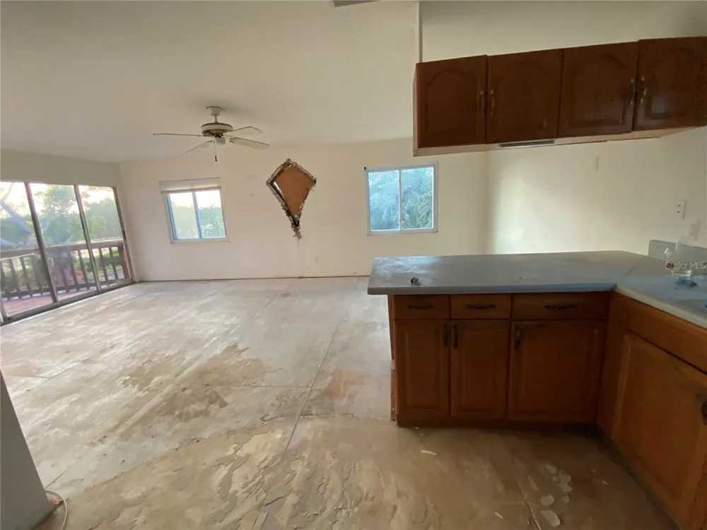 7820 MIDNIGHT PASS Sarasota, FL 34242