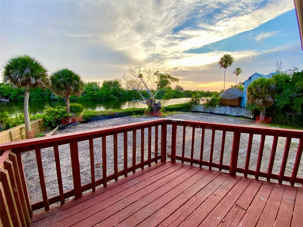 7820 MIDNIGHT PASS Sarasota, FL 34242