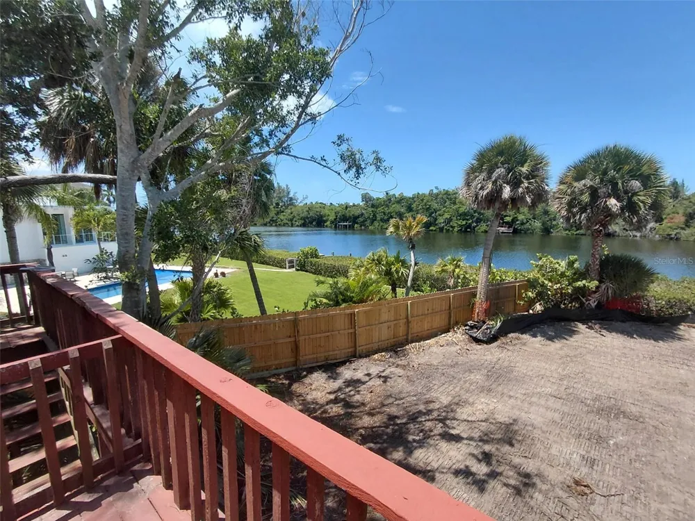 7820 MIDNIGHT PASS Sarasota, FL 34242