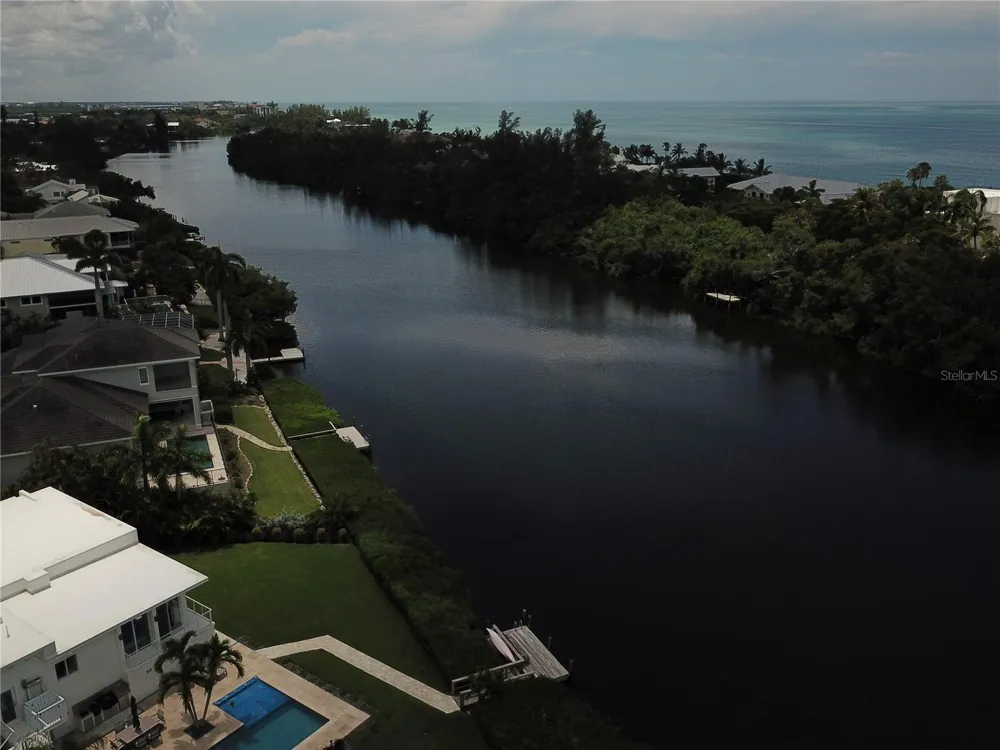 7820 MIDNIGHT PASS Sarasota, FL 34242