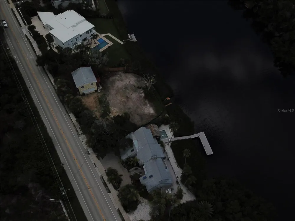 7820 MIDNIGHT PASS Sarasota, FL 34242