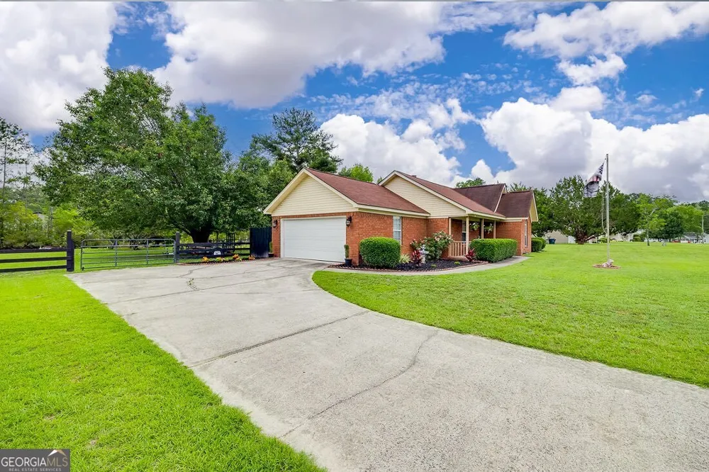 39 Del A Rae CIR Guyton, GA 31312