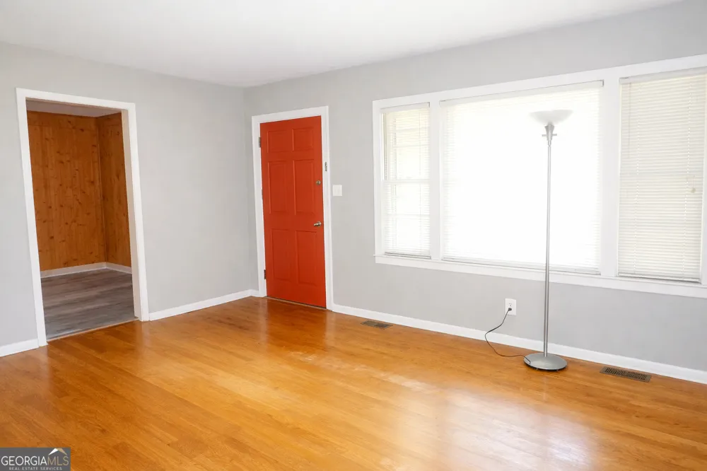 72 Bell ST Hartwell, GA 30643