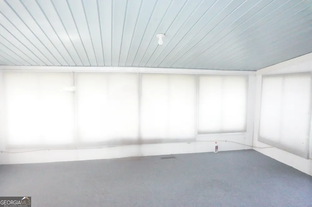 72 Bell ST Hartwell, GA 30643