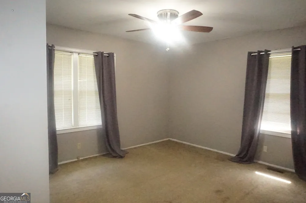 72 Bell ST Hartwell, GA 30643