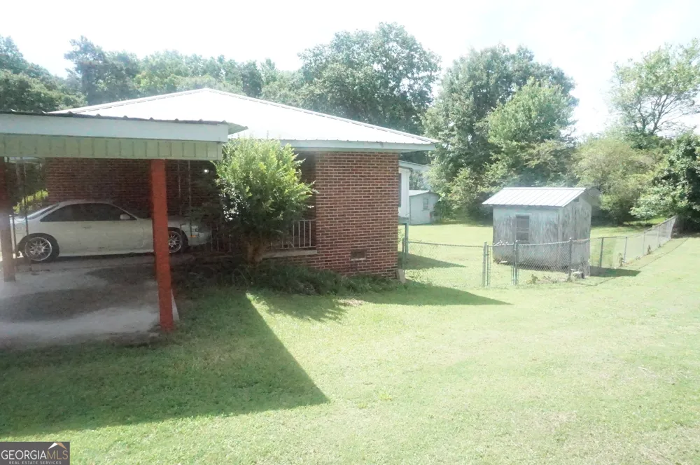 72 Bell ST Hartwell, GA 30643