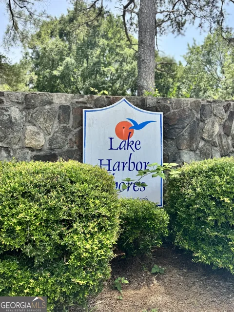 1469 Lakeside TRL