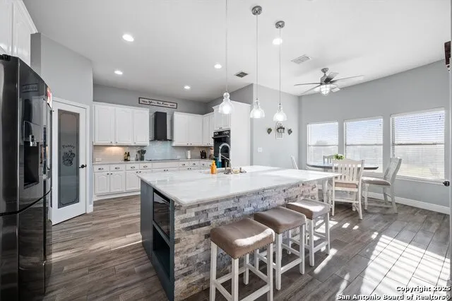 6904 LAURA HTS Schertz, TX 78154