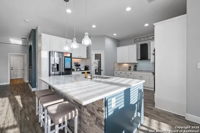 6904 LAURA HTS Schertz, TX 78154
