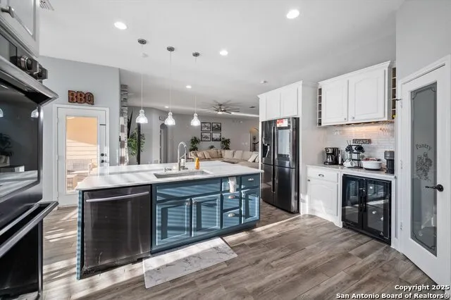 6904 LAURA HTS Schertz, TX 78154