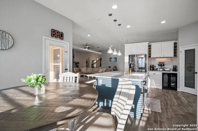 6904 LAURA HTS Schertz, TX 78154