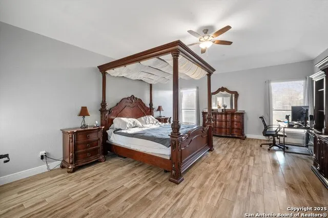 6904 LAURA HTS Schertz, TX 78154