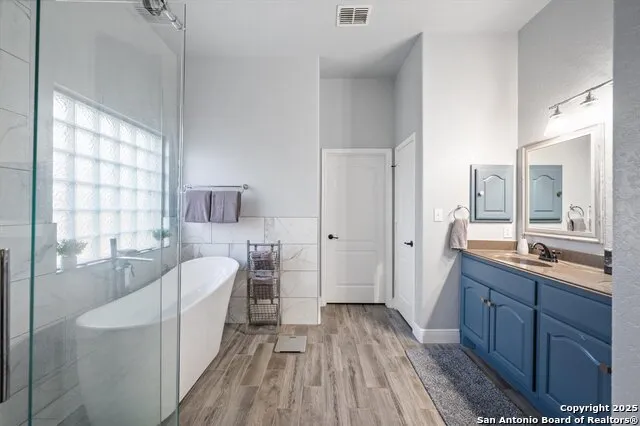 6904 LAURA HTS Schertz, TX 78154