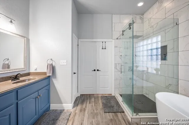 6904 LAURA HTS Schertz, TX 78154