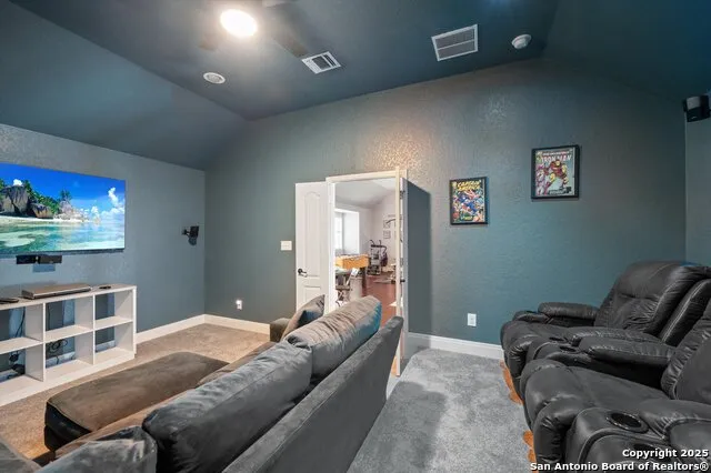 6904 LAURA HTS Schertz, TX 78154