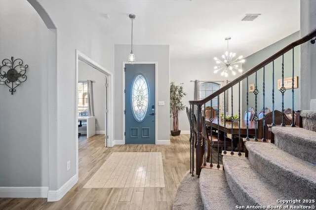 6904 LAURA HTS Schertz, TX 78154