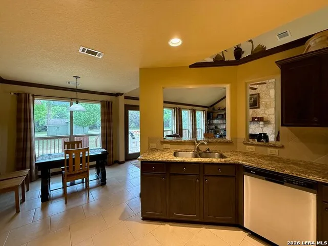 28799 US HIGHWAY 83 Concan, TX 78838