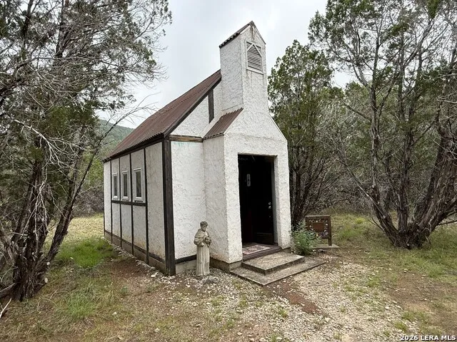 28799 US HIGHWAY 83 Concan, TX 78838