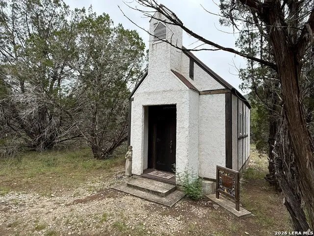28799 US HIGHWAY 83 Concan, TX 78838