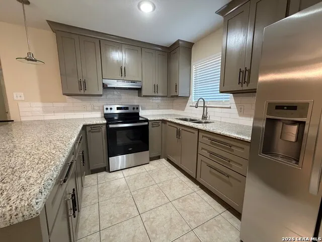 4324 Exodus Laredo, TX 78046