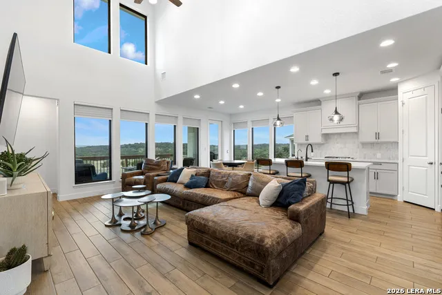 250 Navarro Boerne, TX 78006