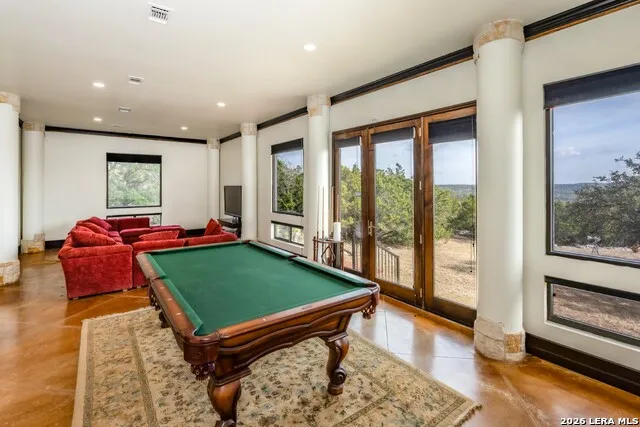 285 Timberhill Pipe Creek, TX 78063