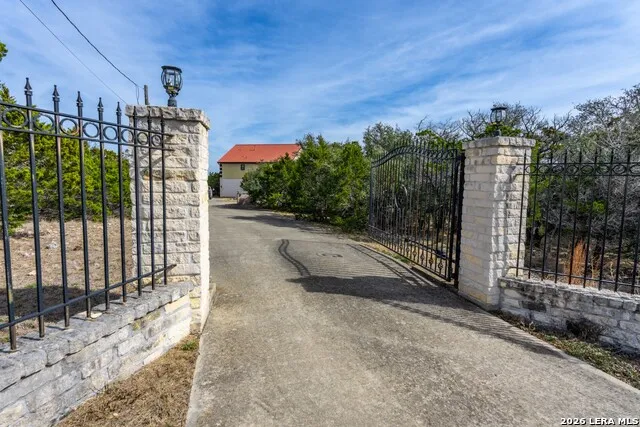 285 Timberhill Pipe Creek, TX 78063