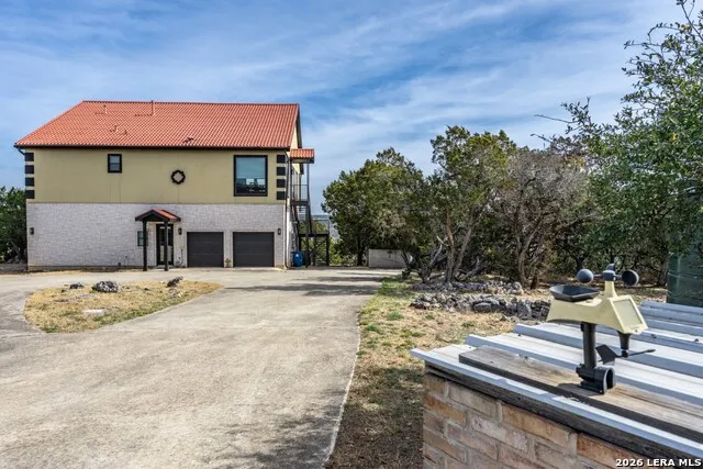 285 Timberhill Pipe Creek, TX 78063