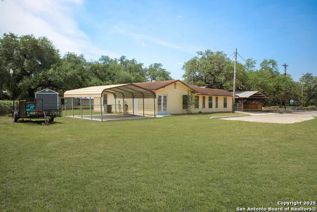 102 Southgate Pleasanton, TX 78064