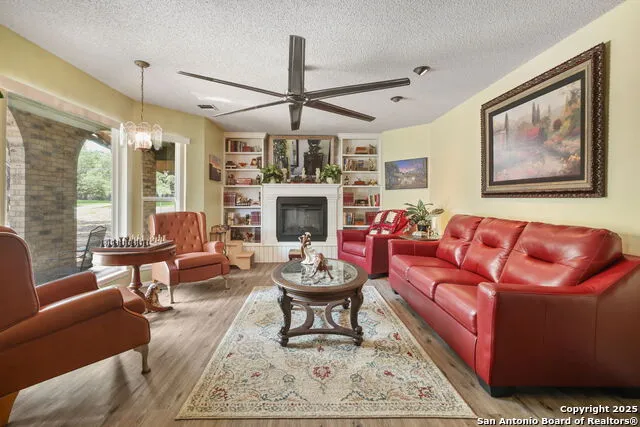 102 Southgate Pleasanton, TX 78064