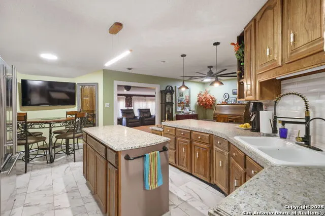 102 Southgate Pleasanton, TX 78064
