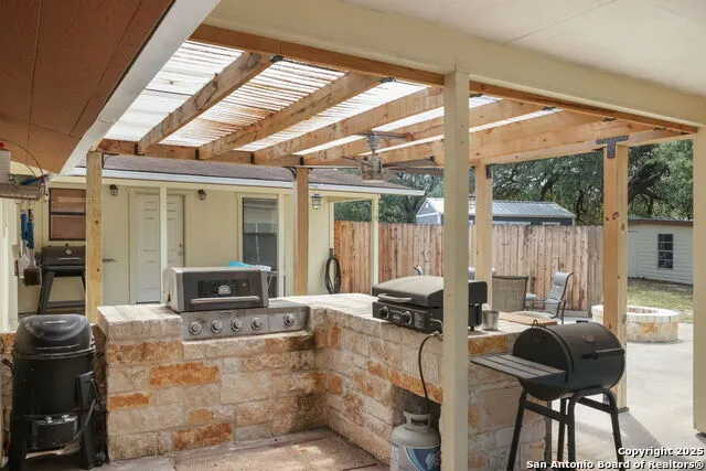 102 Southgate Pleasanton, TX 78064