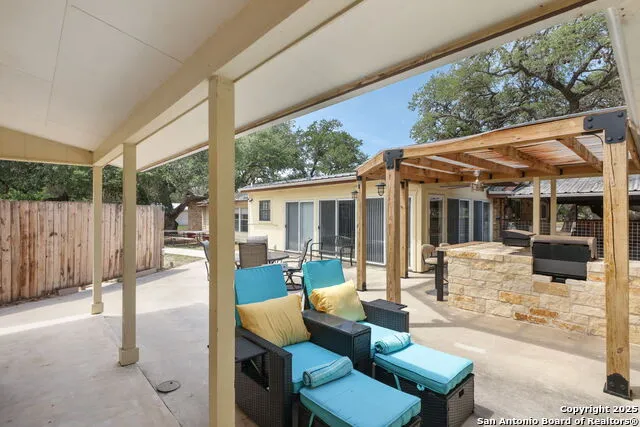 102 Southgate Pleasanton, TX 78064