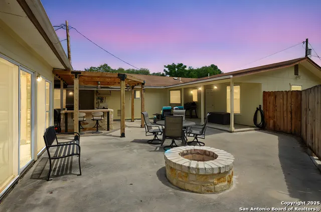 102 Southgate Pleasanton, TX 78064