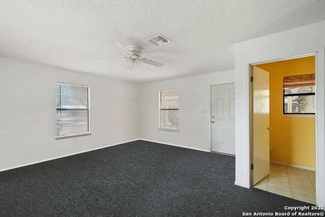 102 Southgate Pleasanton, TX 78064