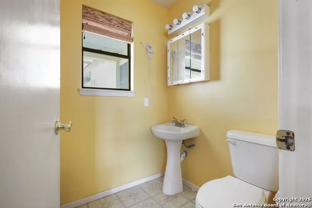 102 Southgate Pleasanton, TX 78064