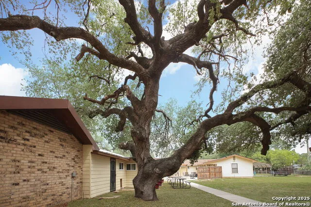 102 Southgate Pleasanton, TX 78064