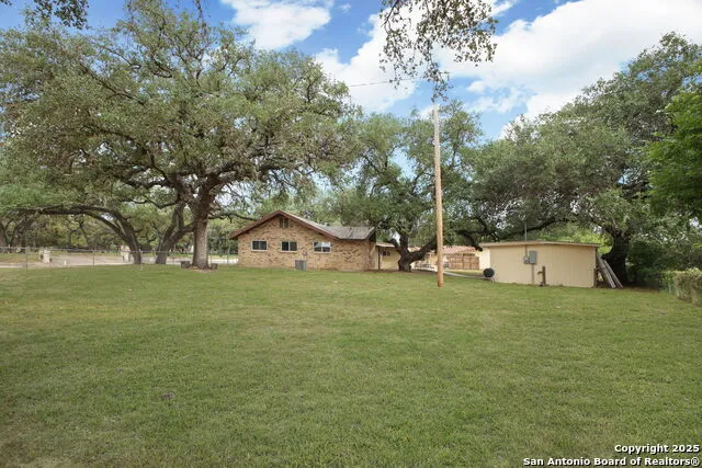 102 Southgate Pleasanton, TX 78064