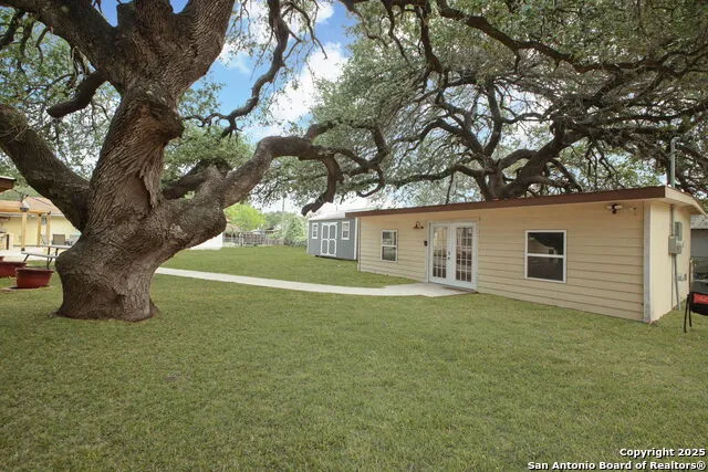 102 Southgate Pleasanton, TX 78064