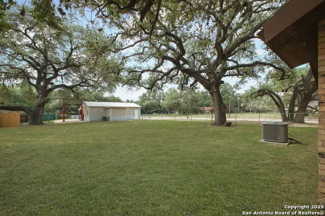 102 Southgate Pleasanton, TX 78064