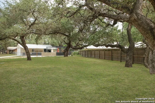 102 Southgate Pleasanton, TX 78064