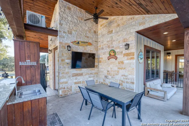 236 Tequila Sunrise Concan, TX 78838