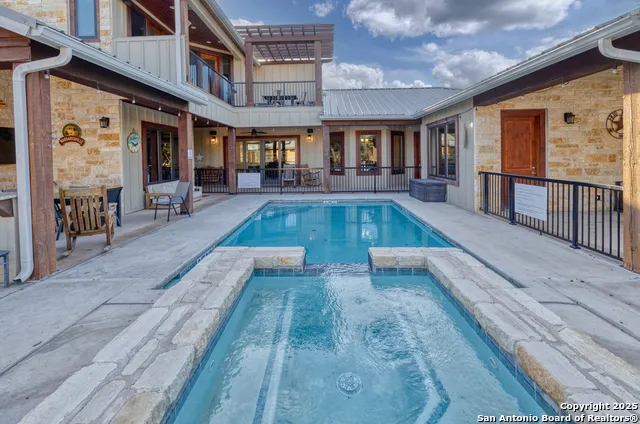 236 Tequila Sunrise Concan, TX 78838