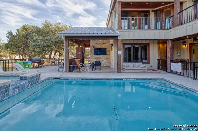 236 Tequila Sunrise Concan, TX 78838