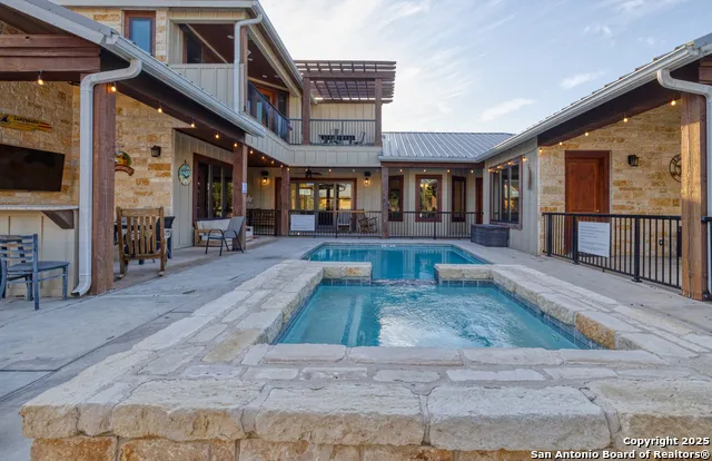 236 Tequila Sunrise Concan, TX 78838