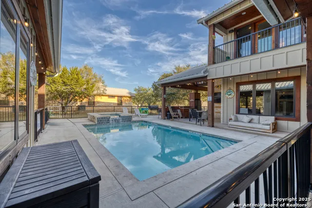 236 Tequila Sunrise Concan, TX 78838