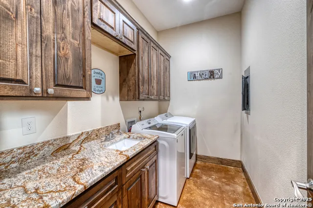 236 Tequila Sunrise Concan, TX 78838