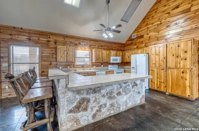 498 Camino Del Rancho Concan, TX 78838